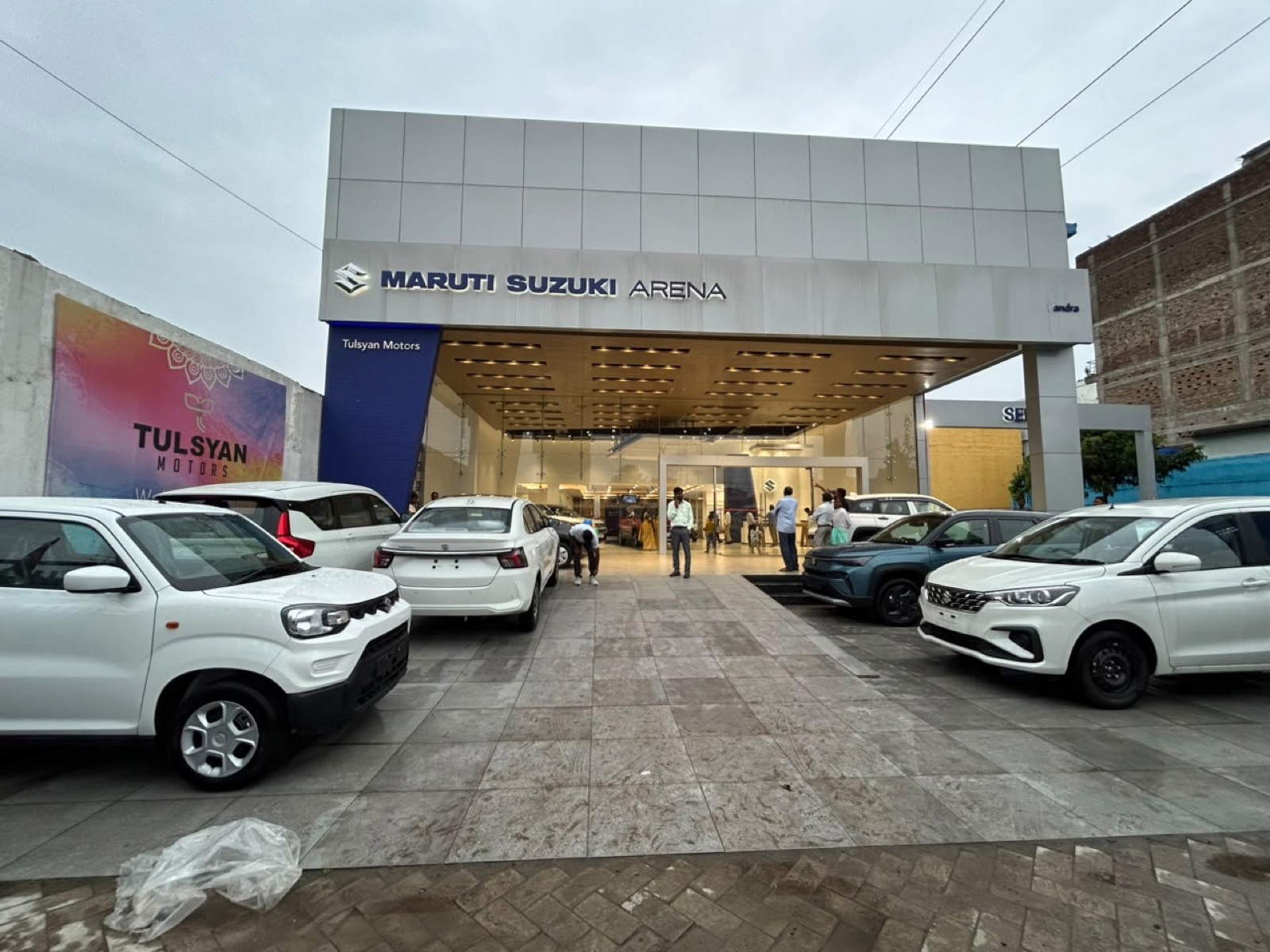 Tulsyan Motors Maruti Suzuki ARENA showroom on Ratu Road, Pandra, Ranchi